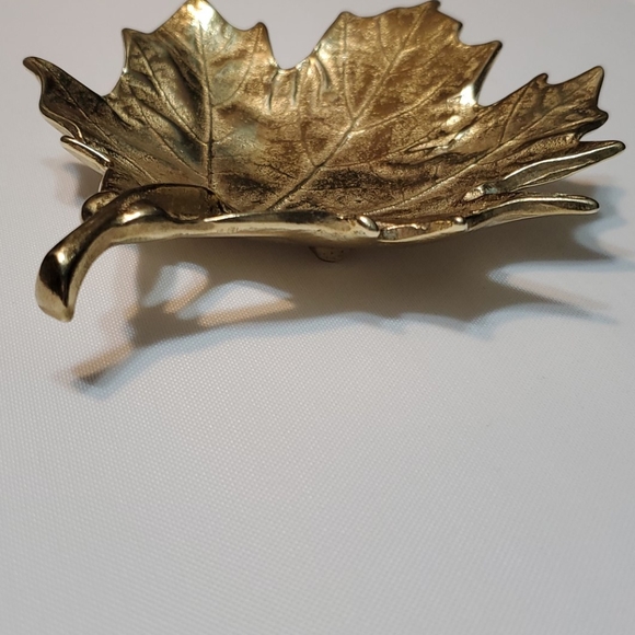 Vintage Soild Brass Sugar Maple Leaf Ashtray - Picture 6 of 16